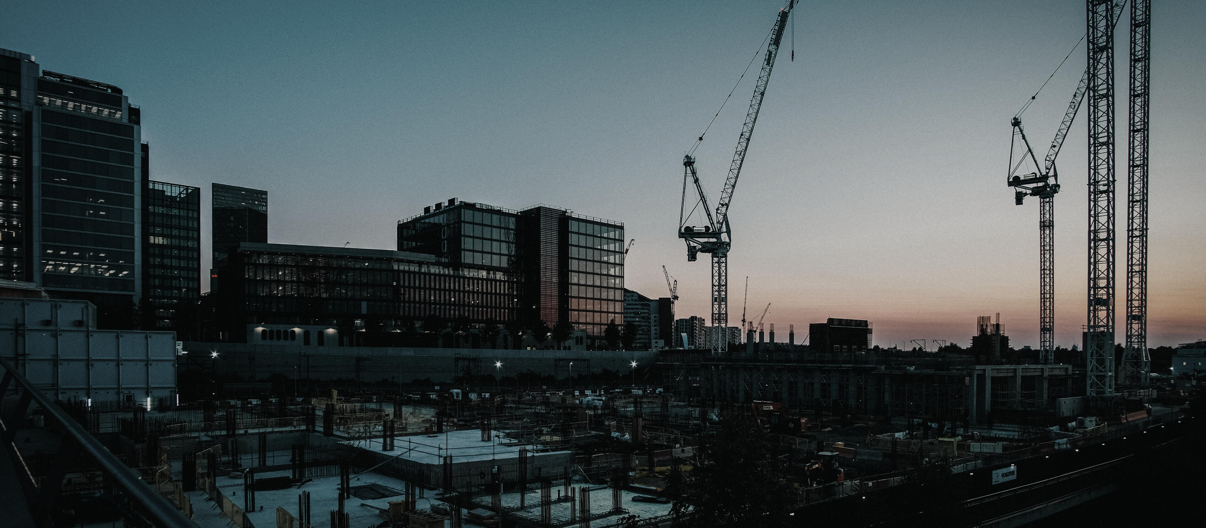 Baustelle bei Nacht