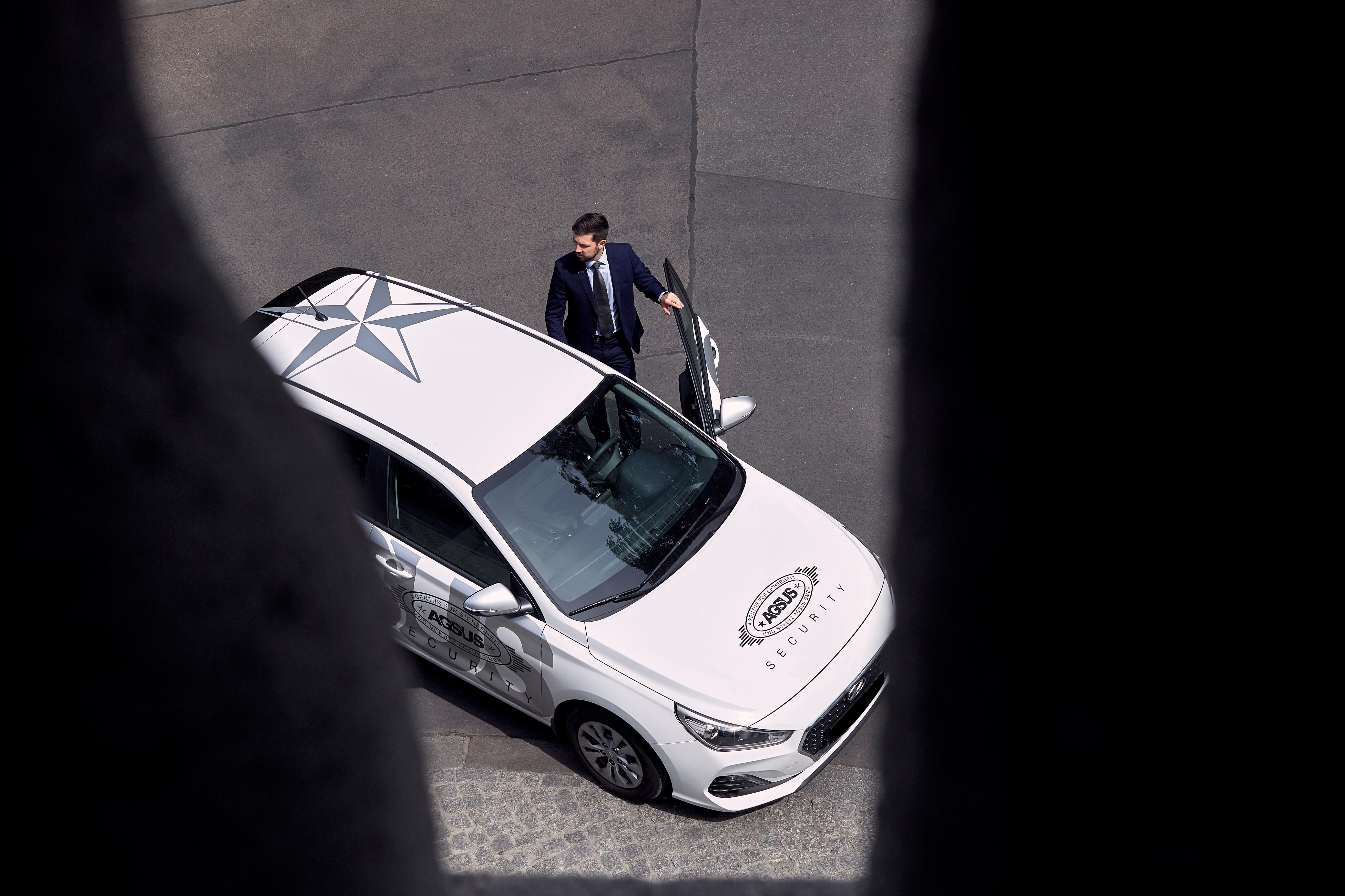 Sicherheitsmitarbeiter beim Kontrolldienst